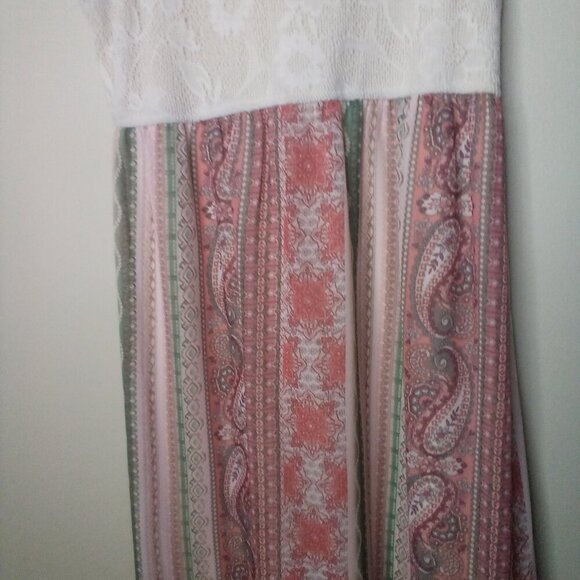 Live To Be Spoiled Dress L Sleeveless High Low Hem Crochet Top Detail Pattern - Picture 13 of 16